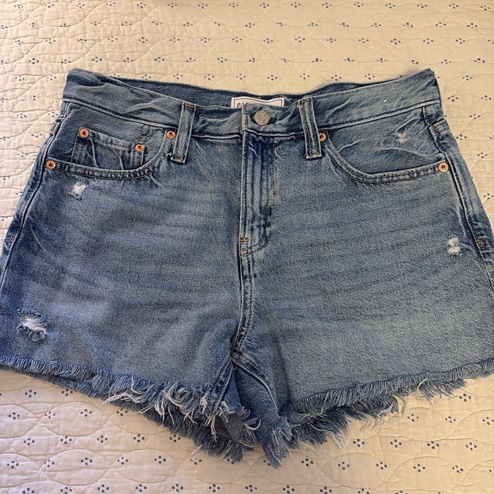 Gap Ultra Soft Denim Shorts - Size 4